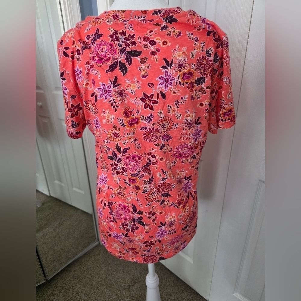Floral V-Neck Women’s Top - Coral Color - Picture 2 of 2